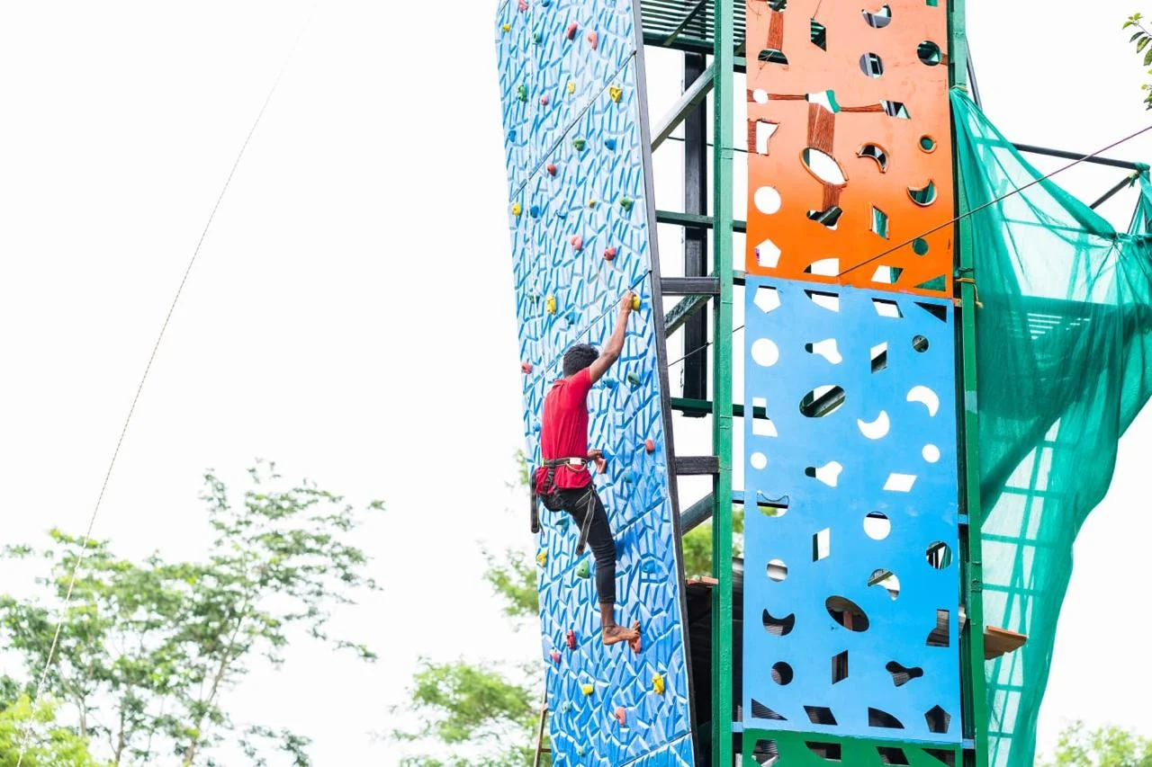 royal-fern-retreat-swimming-pool-night